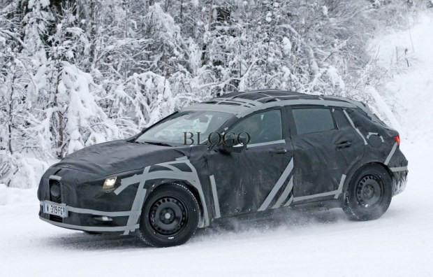 spyshots-2016-infiniti-q30-04.jpg