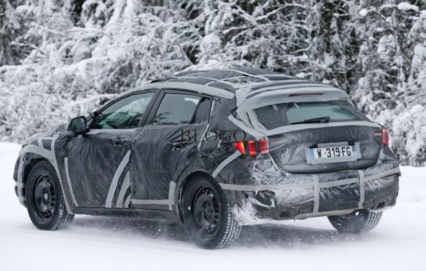 spyshots-2016-infiniti-q30-07.jpg