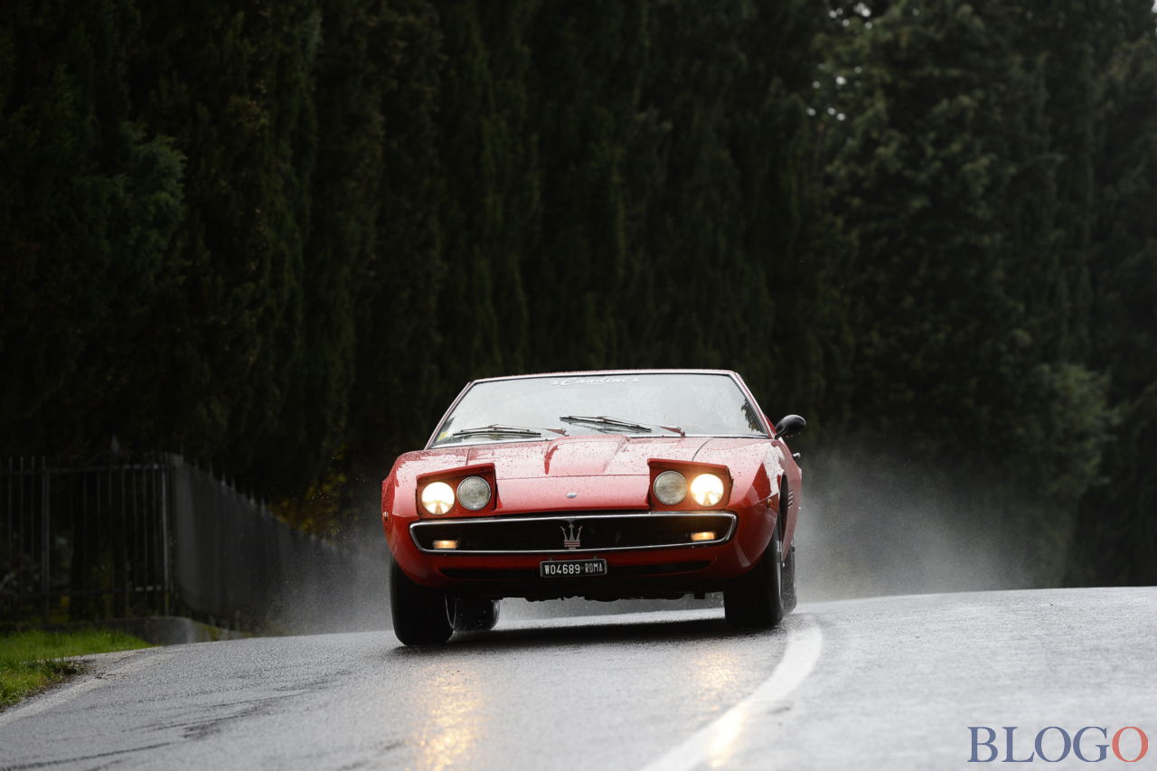 http://media.autoblog.it/m/mas/maserati-ghibli-1973-e-maserati-ghibli-2014/th/maerati-ghibli-44.jpg