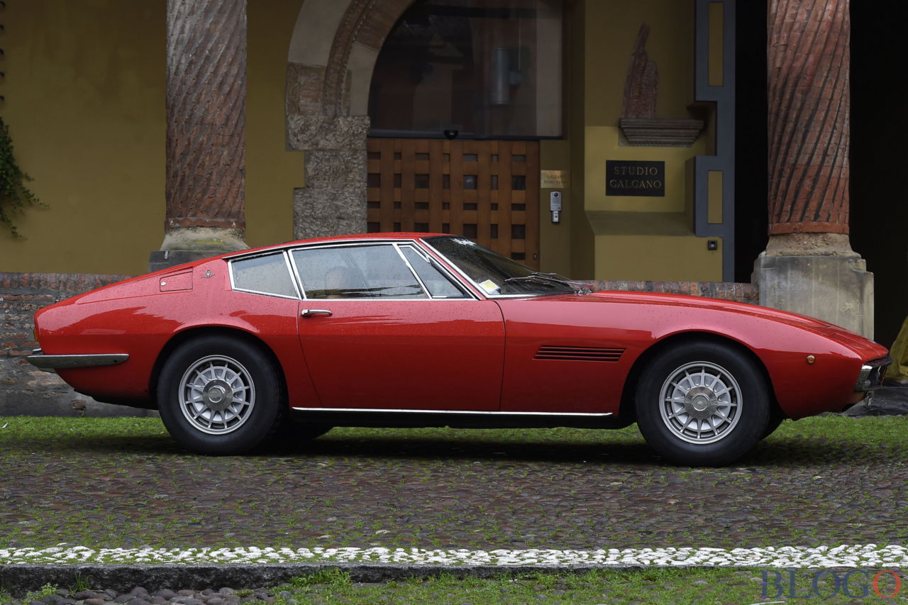 http://media.autoblog.it/m/mas/maserati-ghibli-1973-e-maserati-ghibli-2014/th/maerati-ghibli-93.jpg