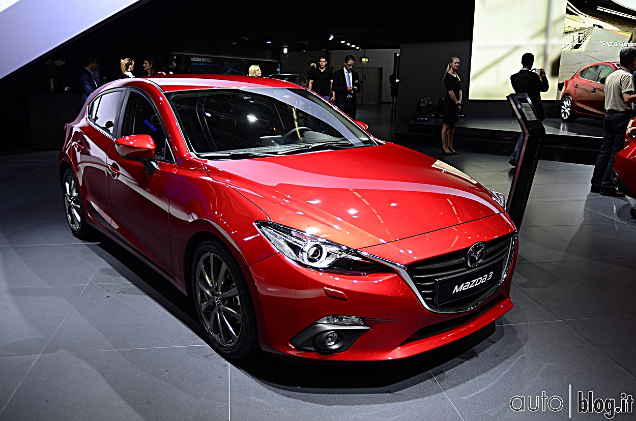 stand-mazda009.jpg