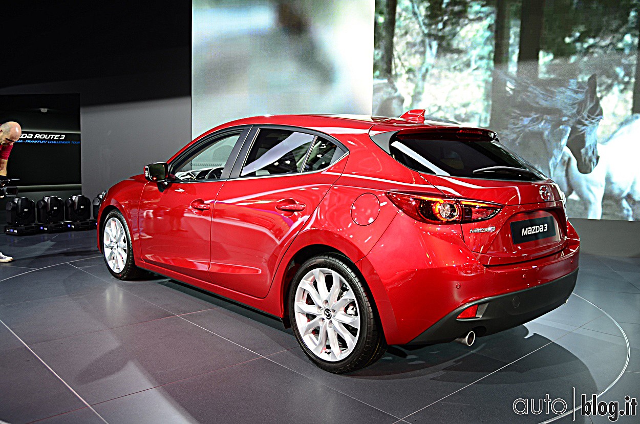 stand-mazda017.jpg