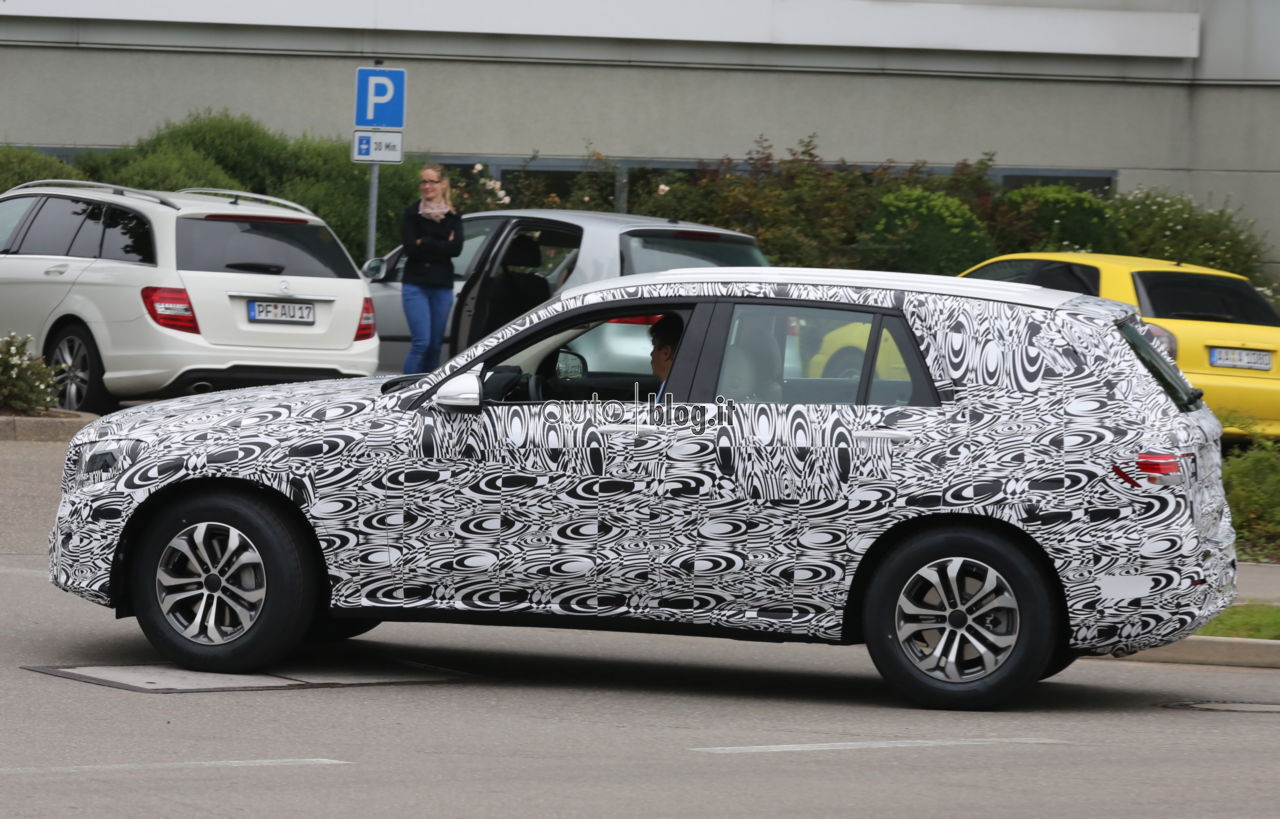big_mercedes-glk-03.jpg