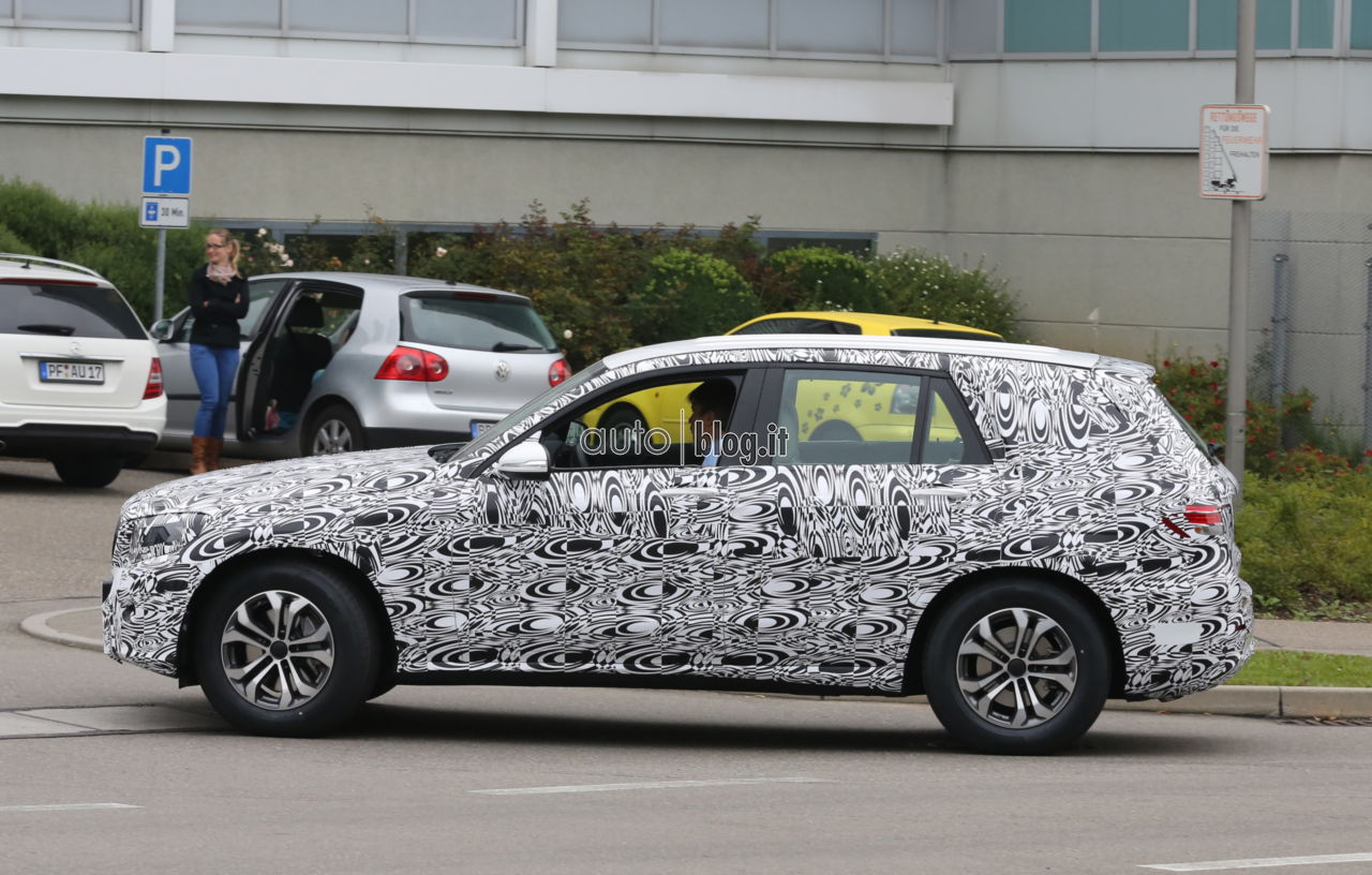 big_mercedes-glk-06.jpg