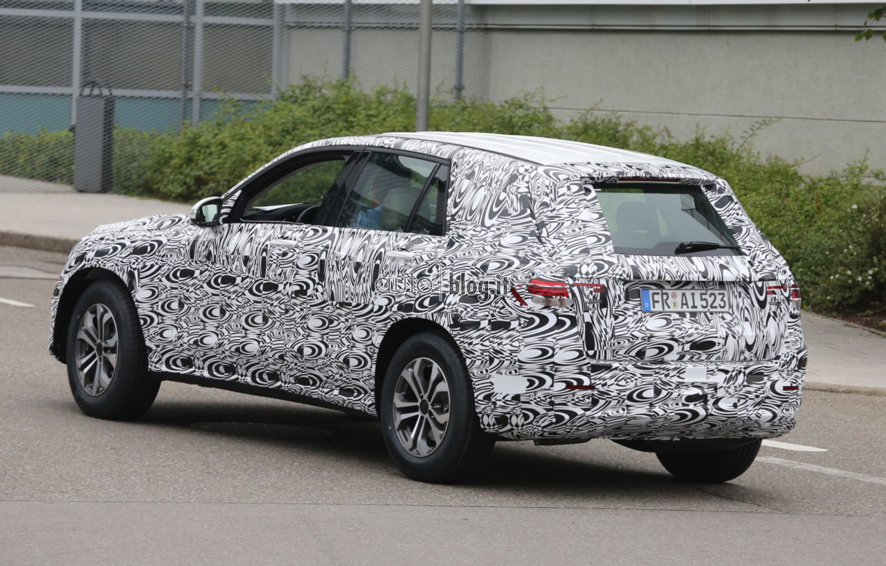 big_mercedes-glk-10.jpg