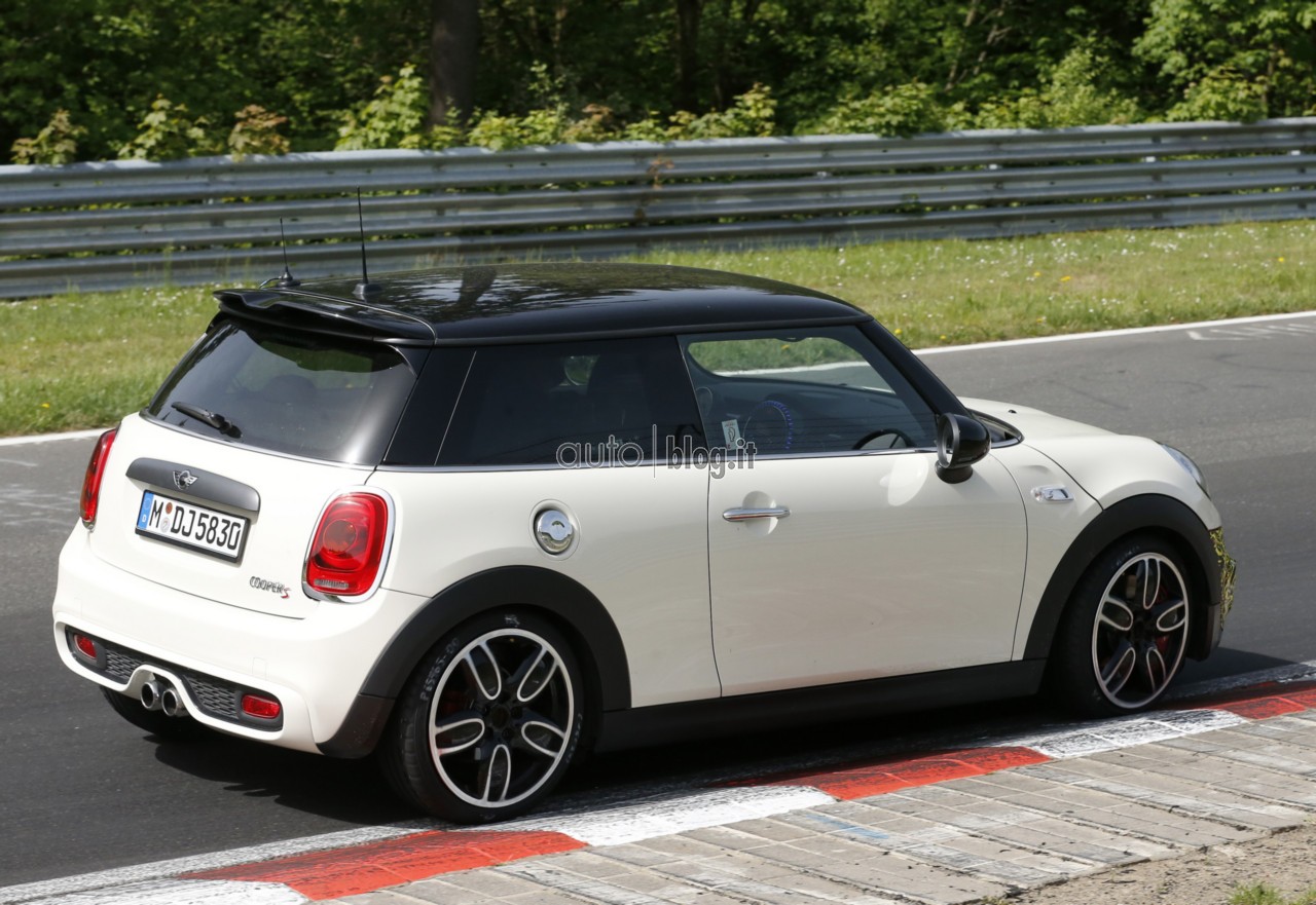 big_mini-jcw-2015-08.jpg