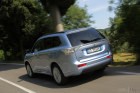 thn_mitsubishi-outlander-phev-13.jpg