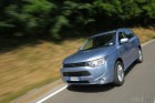 thn_mitsubishi-outlander-phev-14.jpg