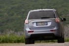 thn_mitsubishi-outlander-phev-40.jpg