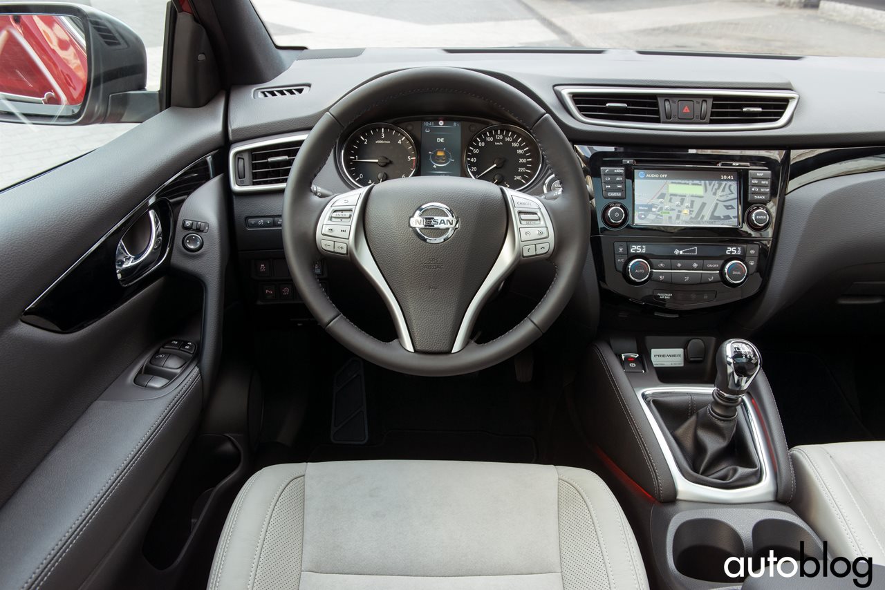 nissan-qashqai-premier-limited-edition-14.jpg