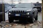 thn_jeep-cherokee-2014-49.jpg