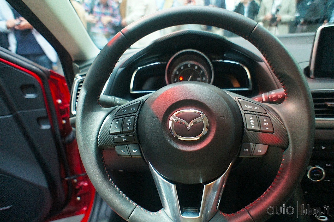 nuova-mazda-3-16.jpg
