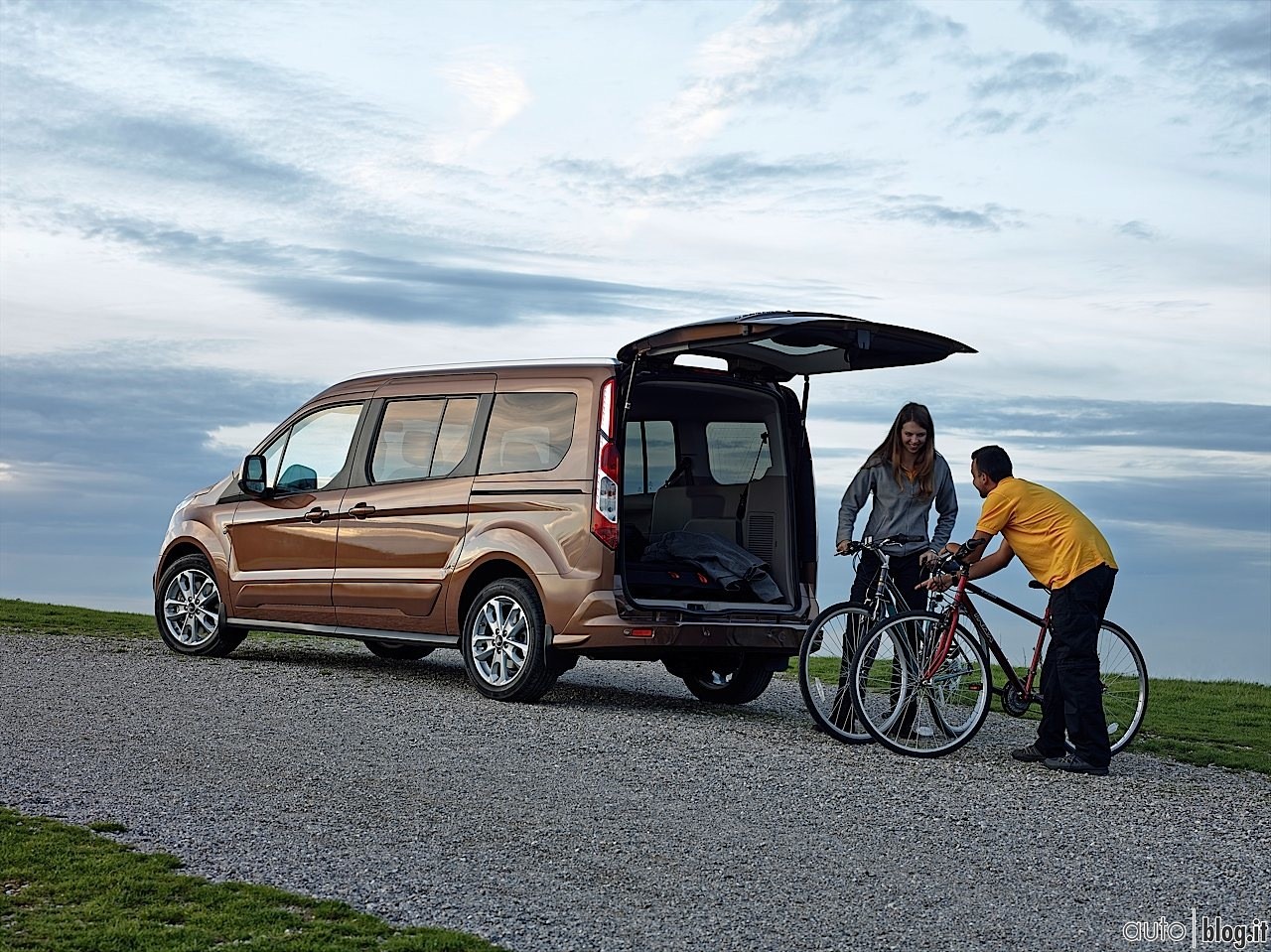 ford-tourneo-connect-18.jpg