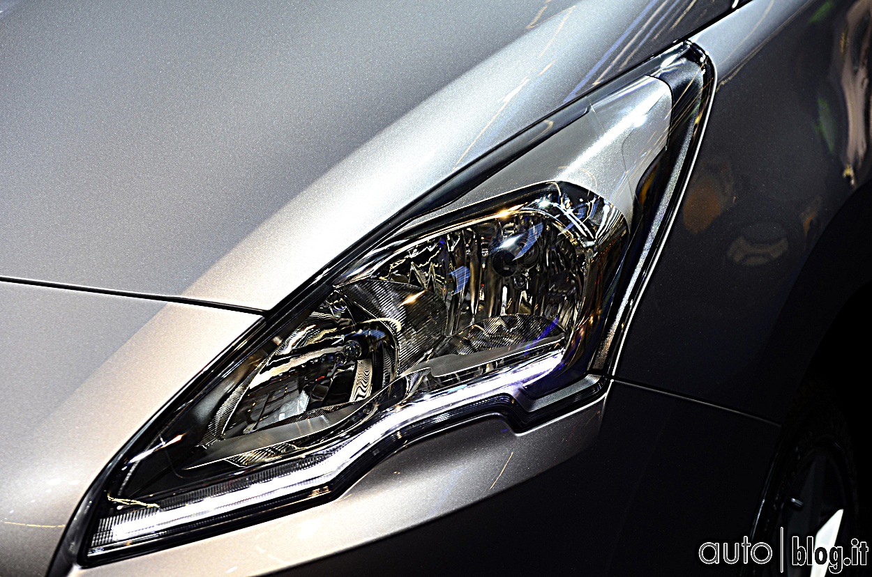 stand-peugeot062.jpg
