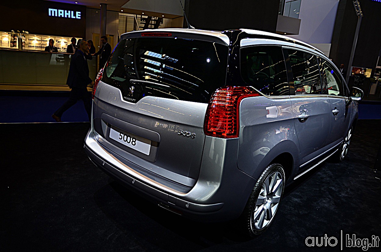 stand-peugeot065.jpg