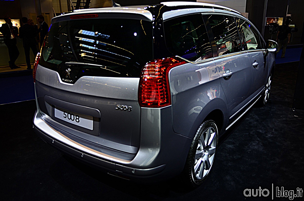stand-peugeot067.jpg