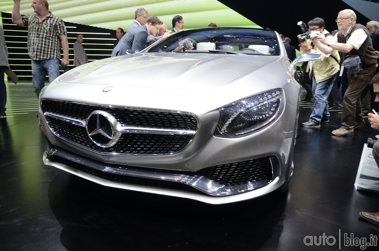 stand-mercedes00015.jpg
