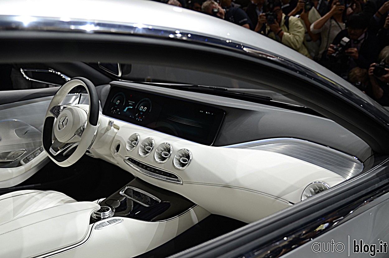 stand-mercedes00021.jpg