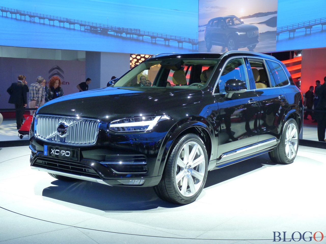 volvoxc9036.jpg