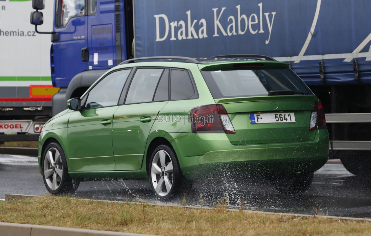 big_skoda-fabia-combi-05.jpg