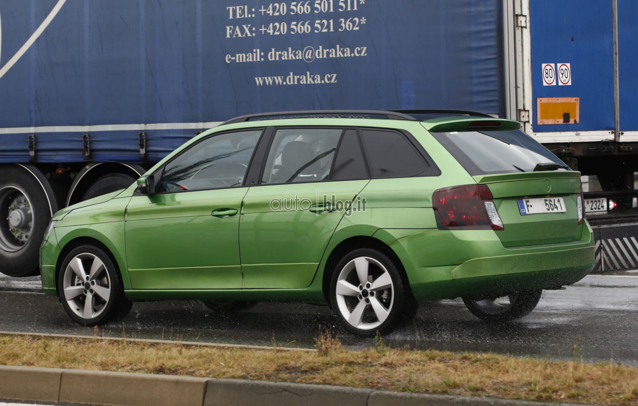 big_skoda-fabia-combi-06.jpg