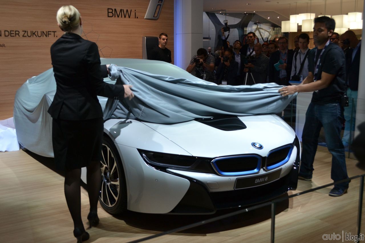 2013-iaa-bmw-stand-01.jpg