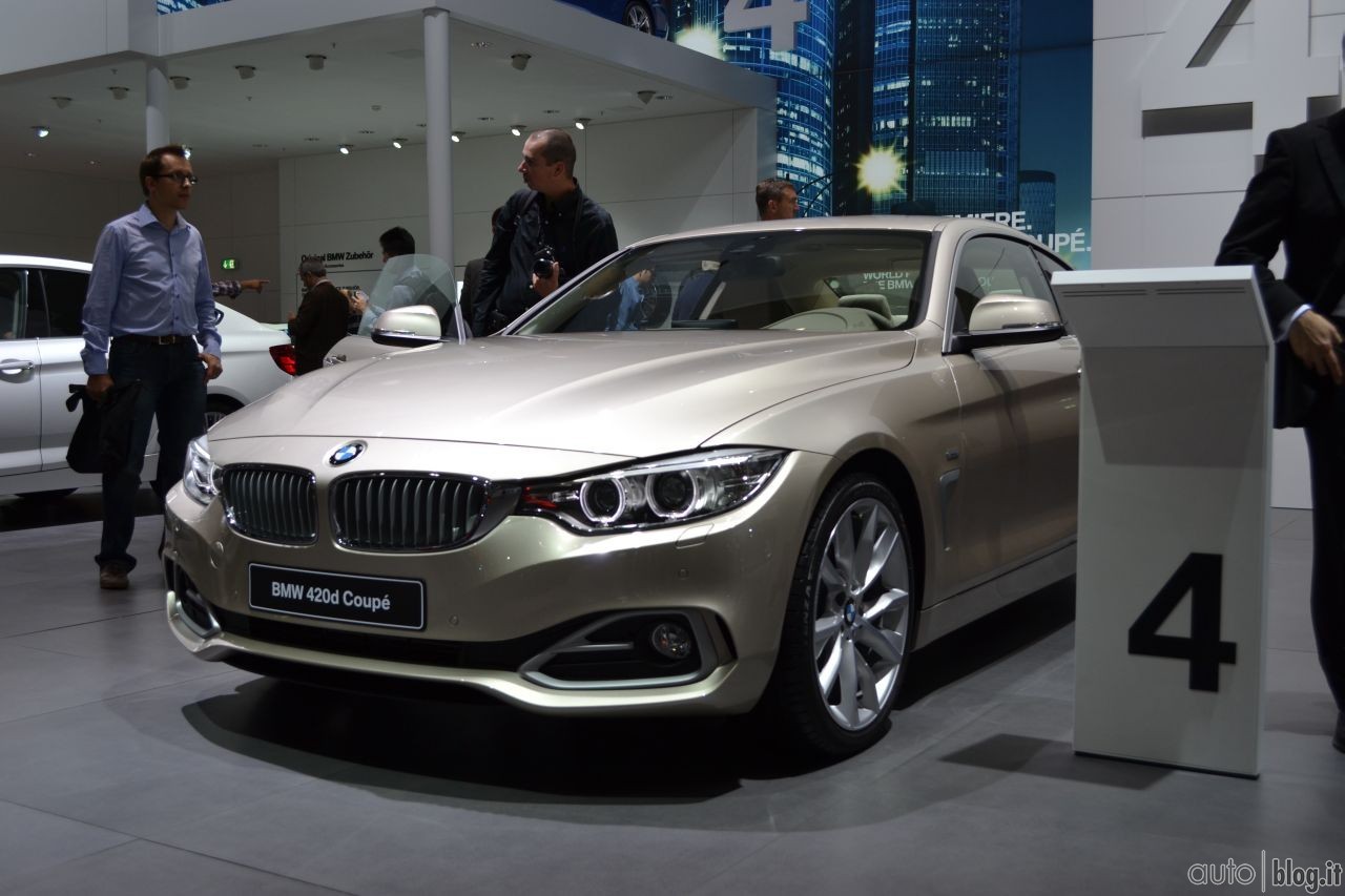 2013-iaa-bmw-stand-21.jpg