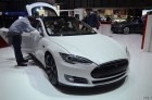 Tesla Model S al Salone di Ginevra 2014 Live