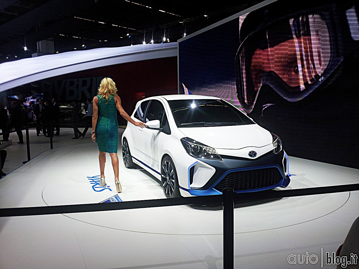 stand-toyota022.jpg