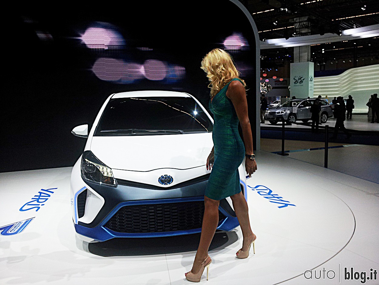 stand-toyota023.jpg