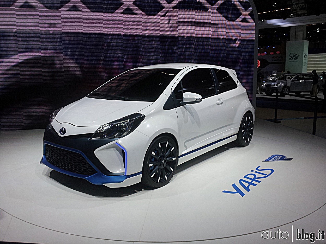 stand-toyota024.jpg