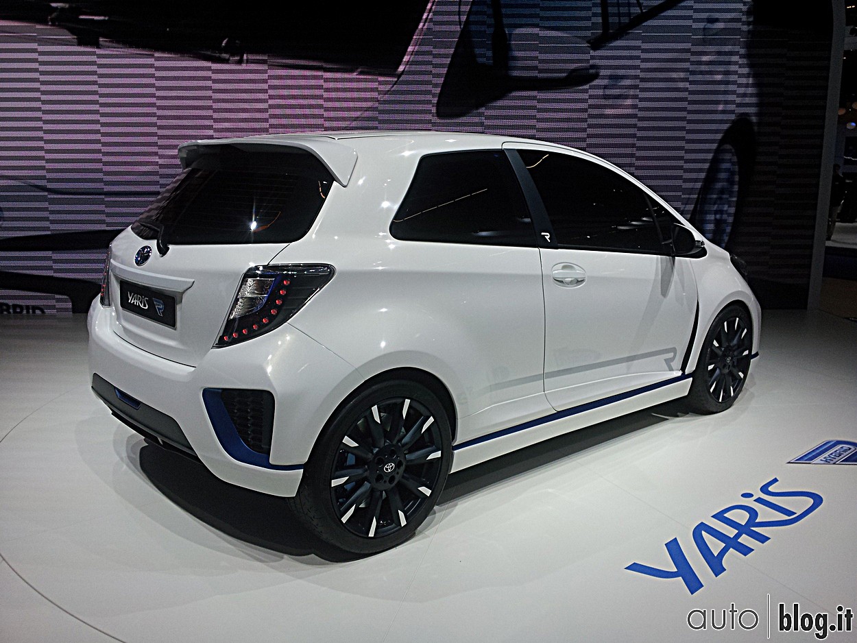stand-toyota028.jpg