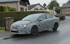 Toyota Avensis: Foto spia su strada