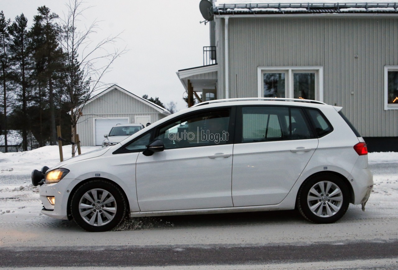 volkswagen-golf-sporvan-02.jpg