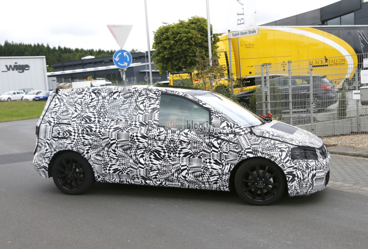 big_volkswagen-touran-03.jpg