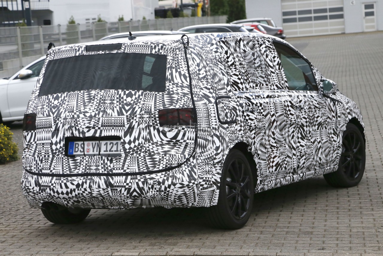 big_volkswagen-touran-05.jpg