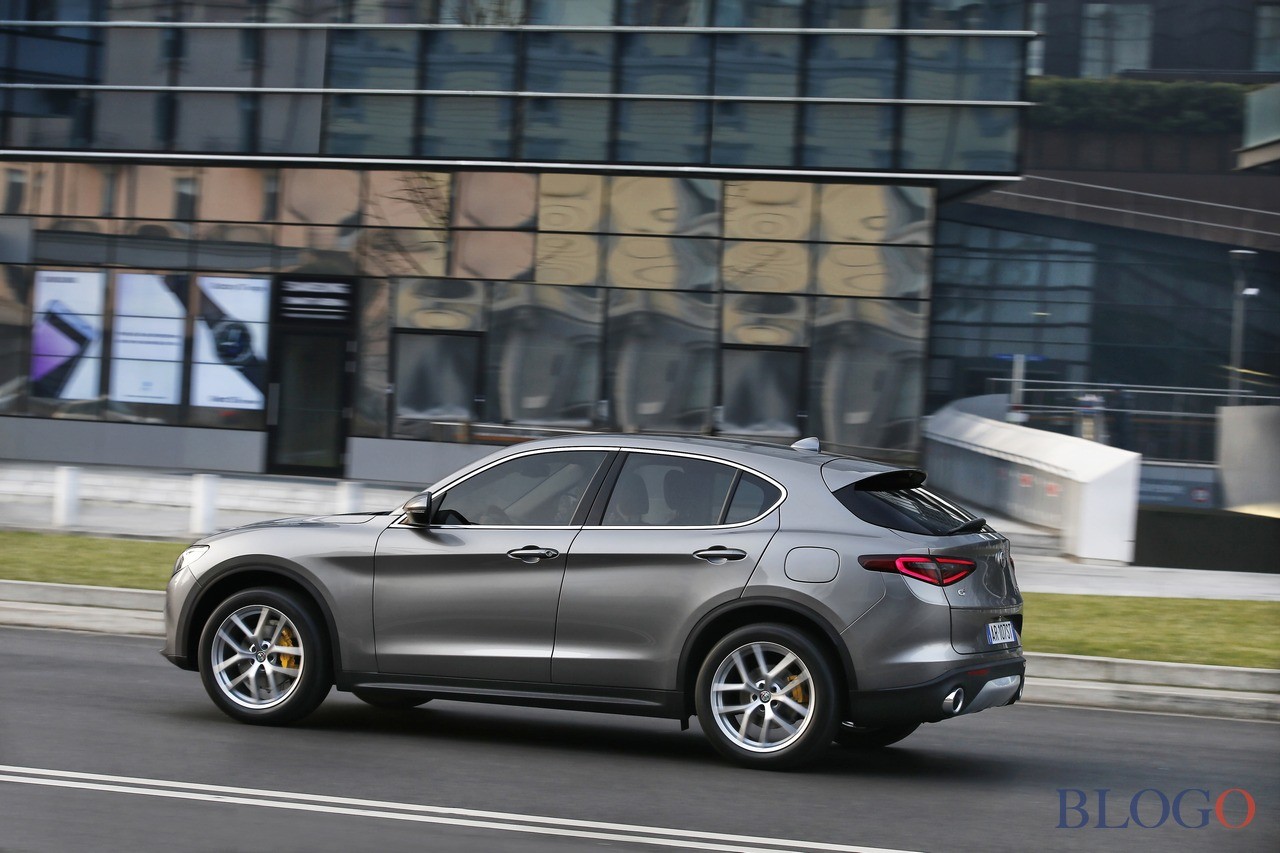 alfa-romeo-stelvio-21.jpg