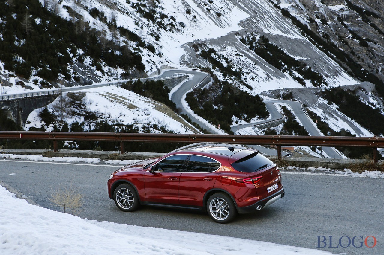 alfa-romeo-stelvio-110.jpg