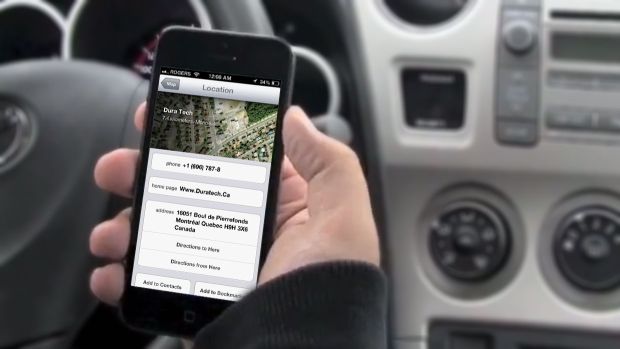Uno smartphone con visualizzate le mappe di Nokia HERE