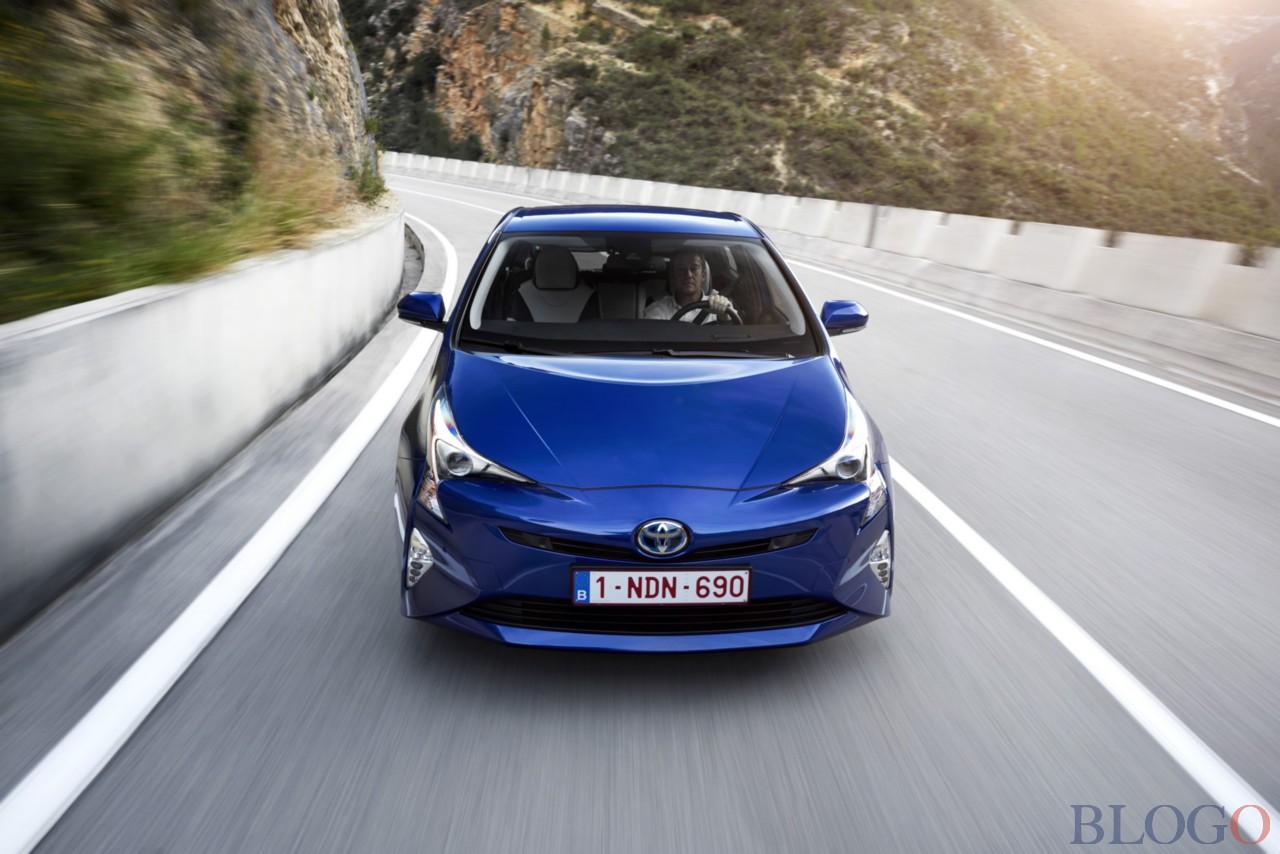 toyota ibrida batteria scaricare