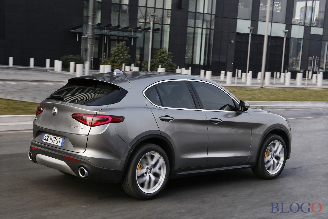 alfa-romeo-stelvio-26.jpg