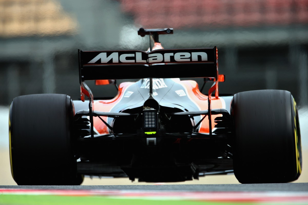 MONTMELO, SPAIN - MARCH 08: Fernando Alonso of Spain driving the (14) McLaren Honda Formula 1 Team McLaren MCL32 on track during day two of Formula One winter testing at Circuit de Catalunya on March 8, 2017 in Montmelo, Spain. (Photo by Charles Coates/Getty Images)