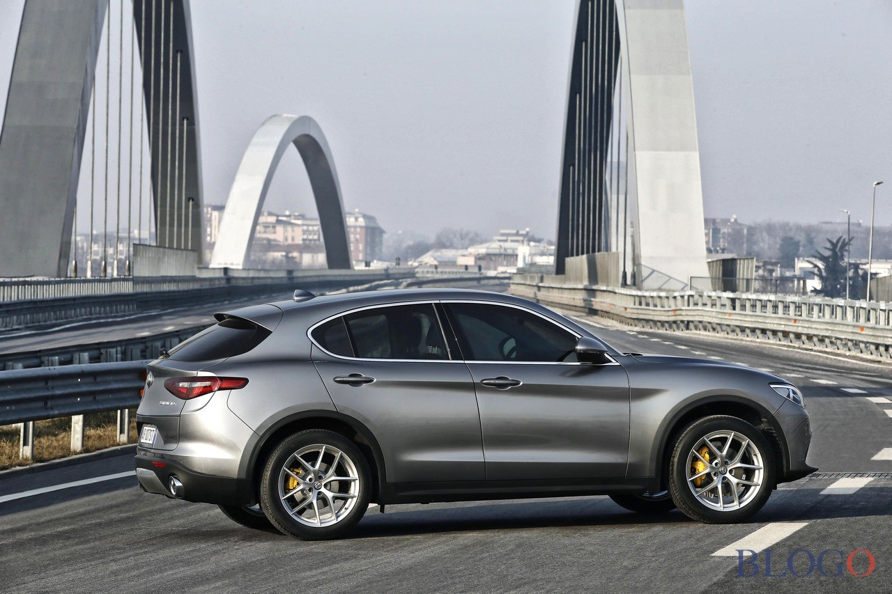alfa-romeo-stelvio-36.jpg