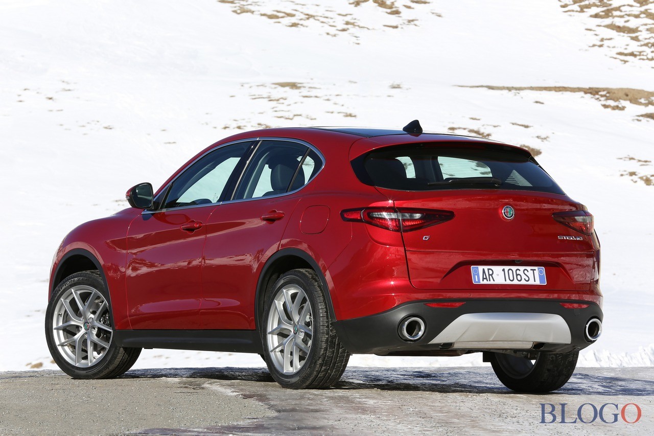 alfa-romeo-stelvio-118.jpg