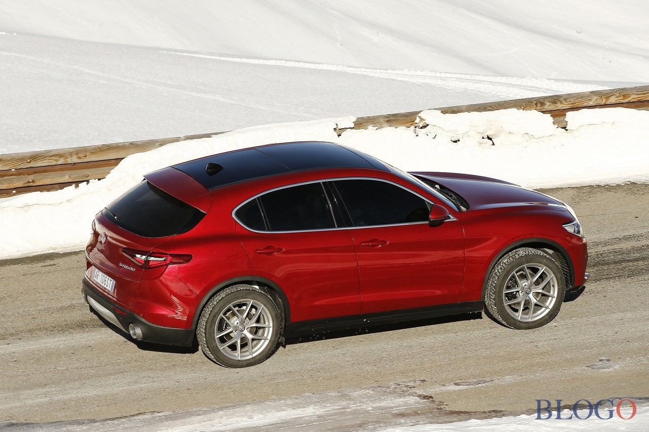 alfa-romeo-stelvio-94.jpg