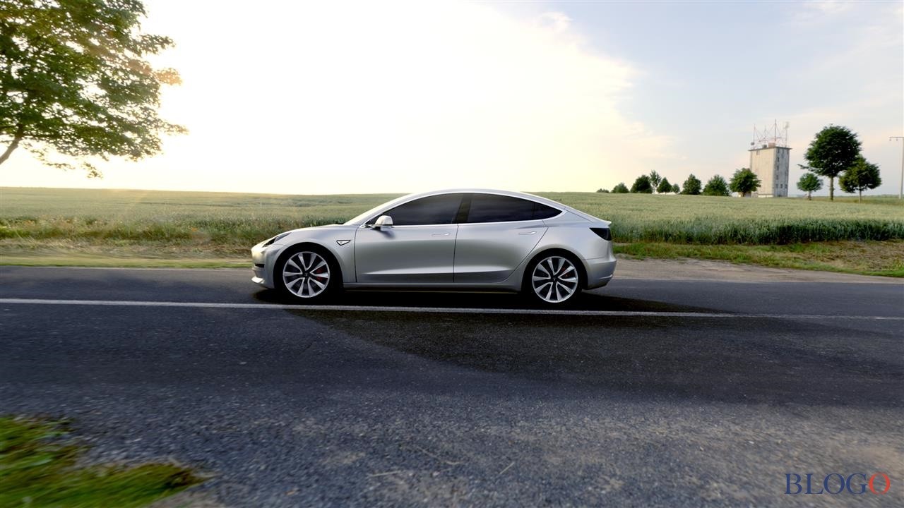 Tesla Model 3 laterale