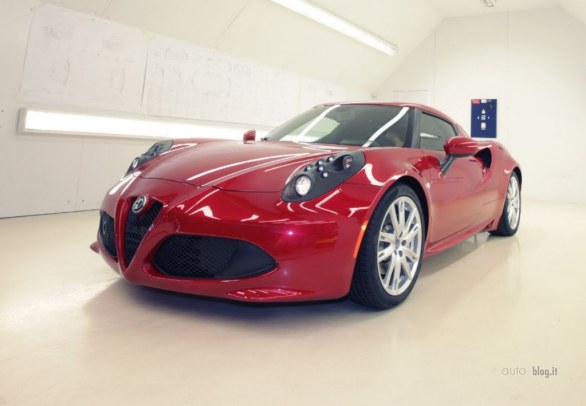 Alfa Romeo 4C: tutte le immagini della fabbrica Maserati