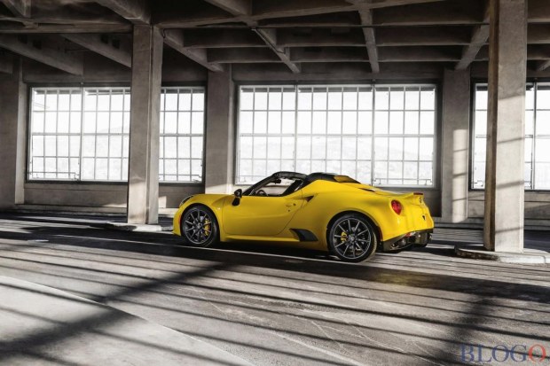 Alfa Romeo 4C Spider 2015