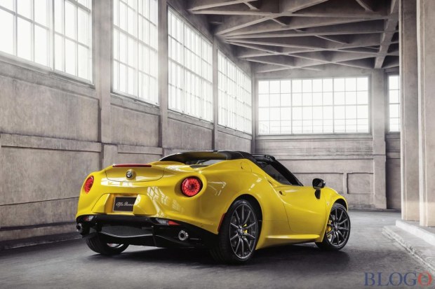 Alfa Romeo 4C Spider 2015