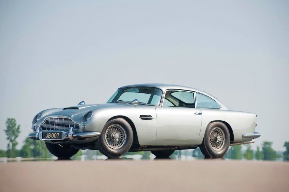 Aston Martin DB5 di James Bond in 007 Goldfinger